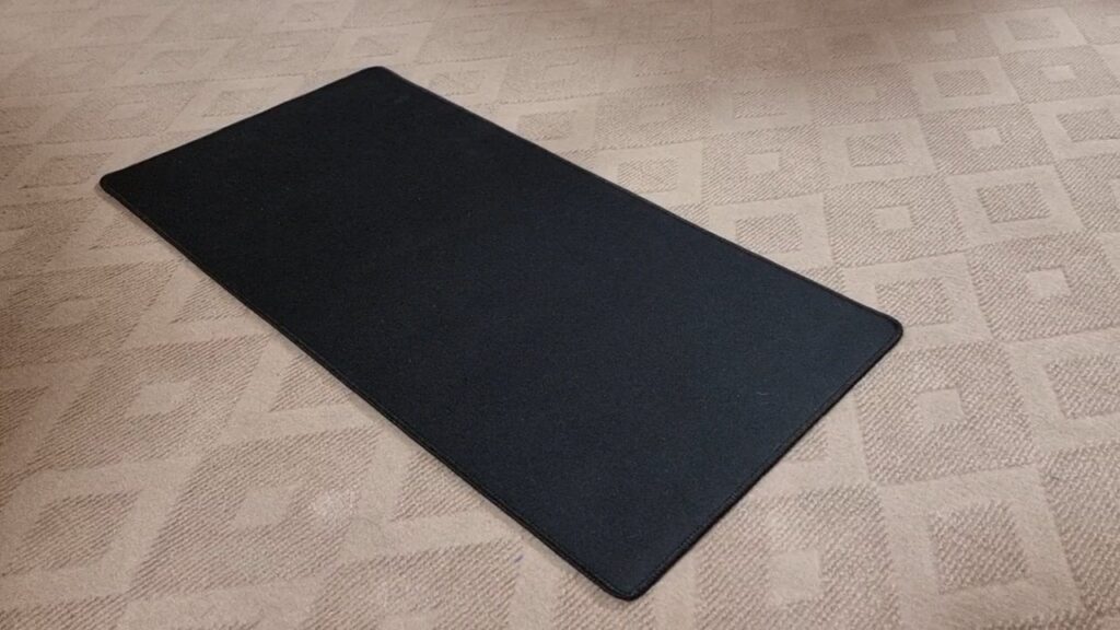 black mouse pad